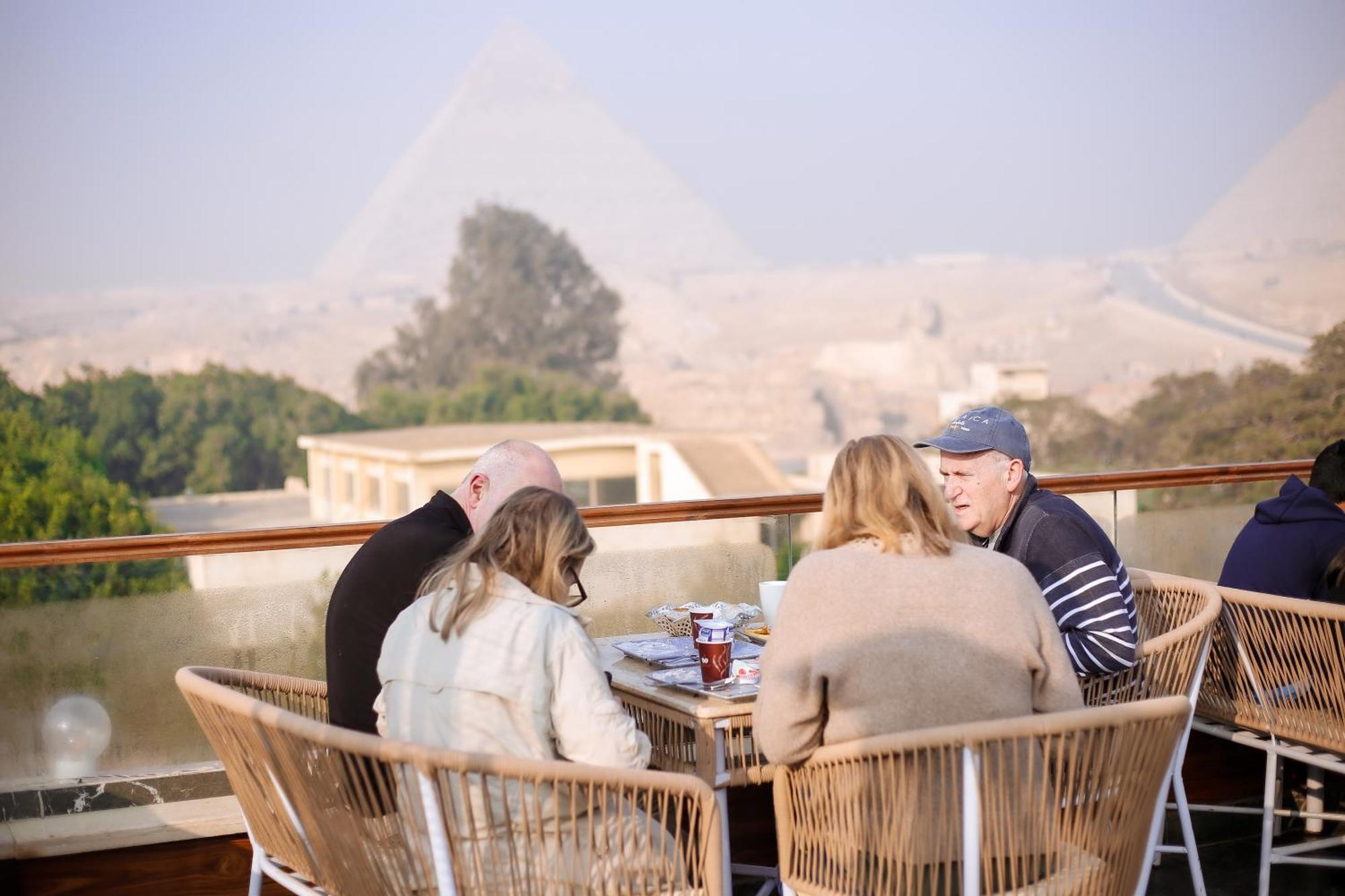 Tree Lounge Pyramids View Inn , Sphinx Giza Kafrat al Jabal Экстерьер фото